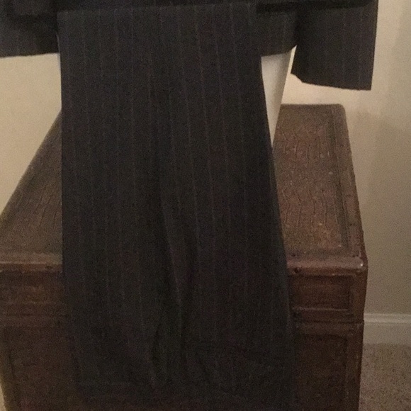 Like new Anne Klein Suit. Sz 6 - Picture 7 of 7